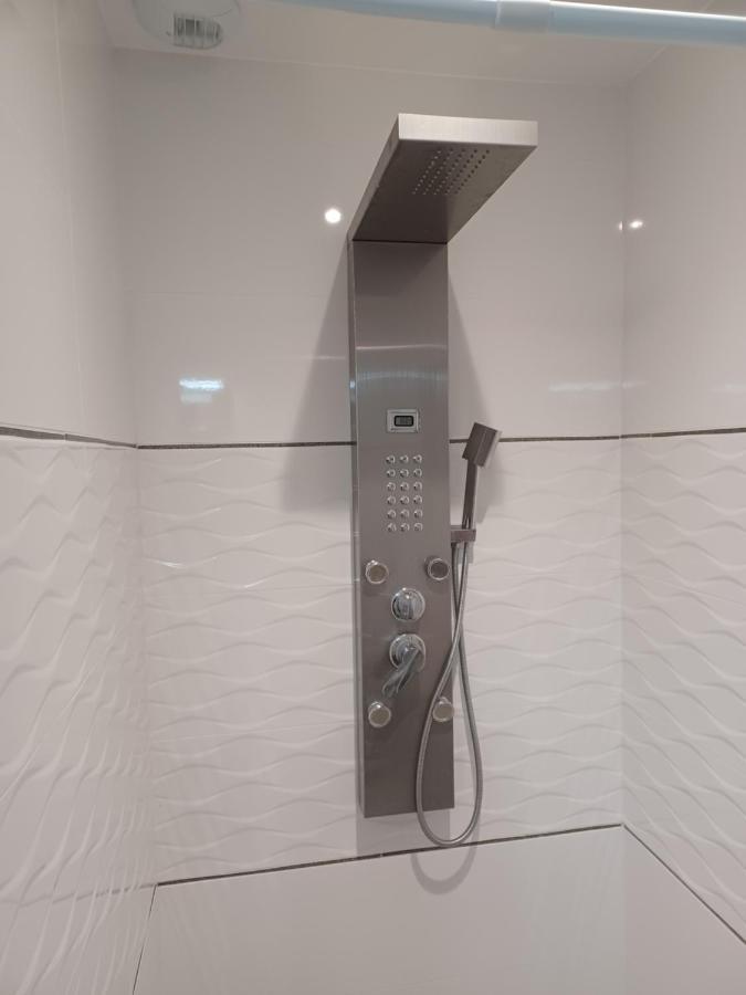 Chambre Privee/Climatisee+Tv /Petit Dejeuner Inclu/Tout Confort Nevers Ngoại thất bức ảnh